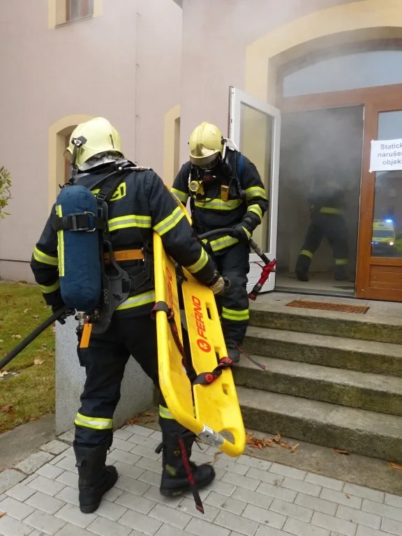 Čtrvteční cvičení v kasárnách. Foto: HZSLK