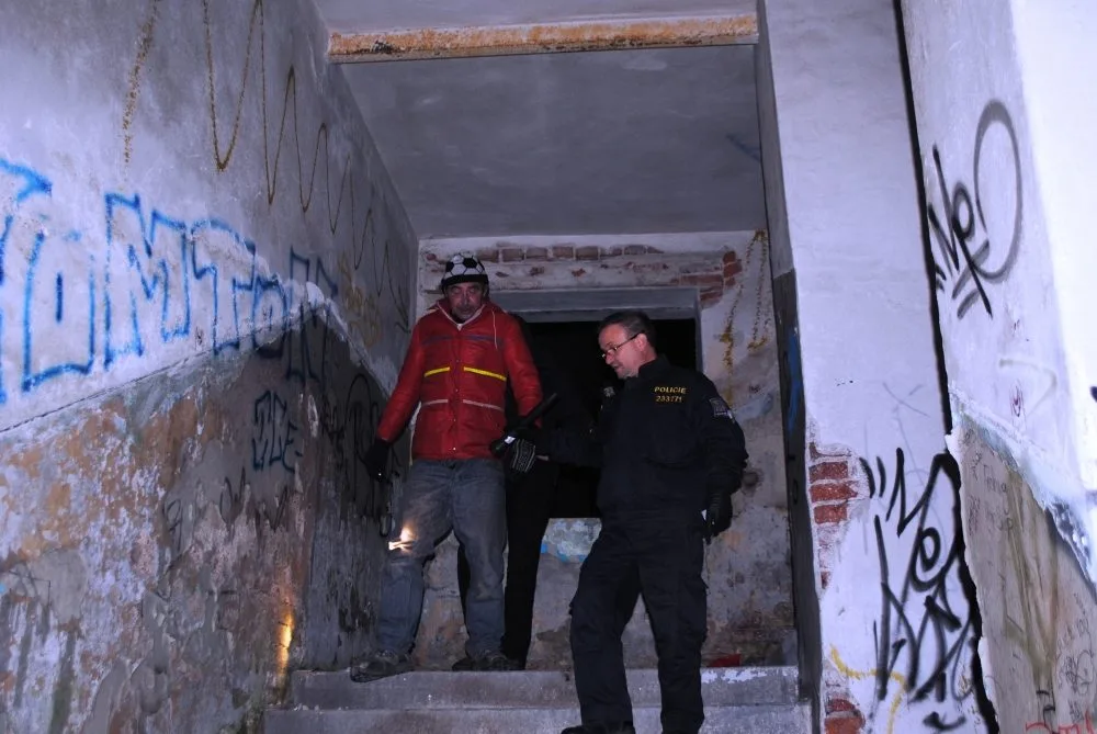 Útroby Textilany vzali za své bezdomovci.