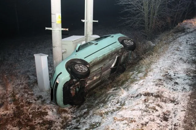 Fabie zůstala po nehodě na boku. Foto: Policie ČR
