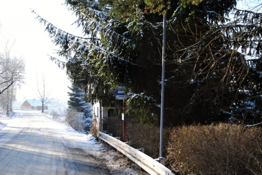 Po zrcadle na Horské zbyl jen sloupek.