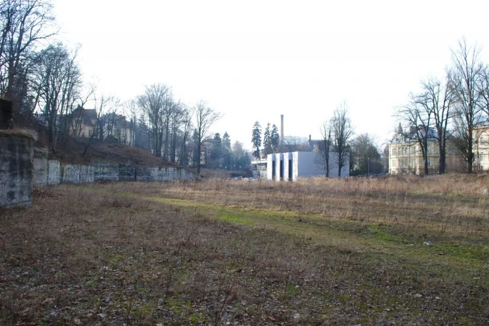 Tady by mělo vyrůst šest domů se 112 byty