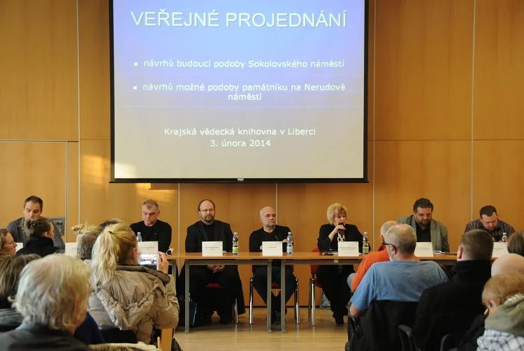 Pondělní debata o podobě Sokolovského náměstí. Foto: Jan Král