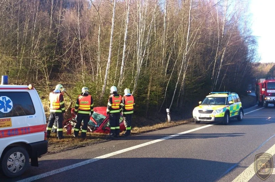 Nehoda u Bílého Kostela. Foto: Hasiči Hrádek nad Nisou