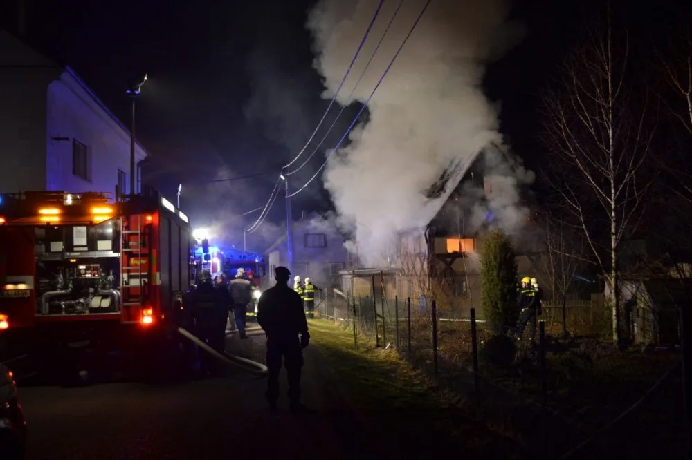 Na Frýdlantsku lehlo popelem stavení plné zvířat. Foto: HZSLK
