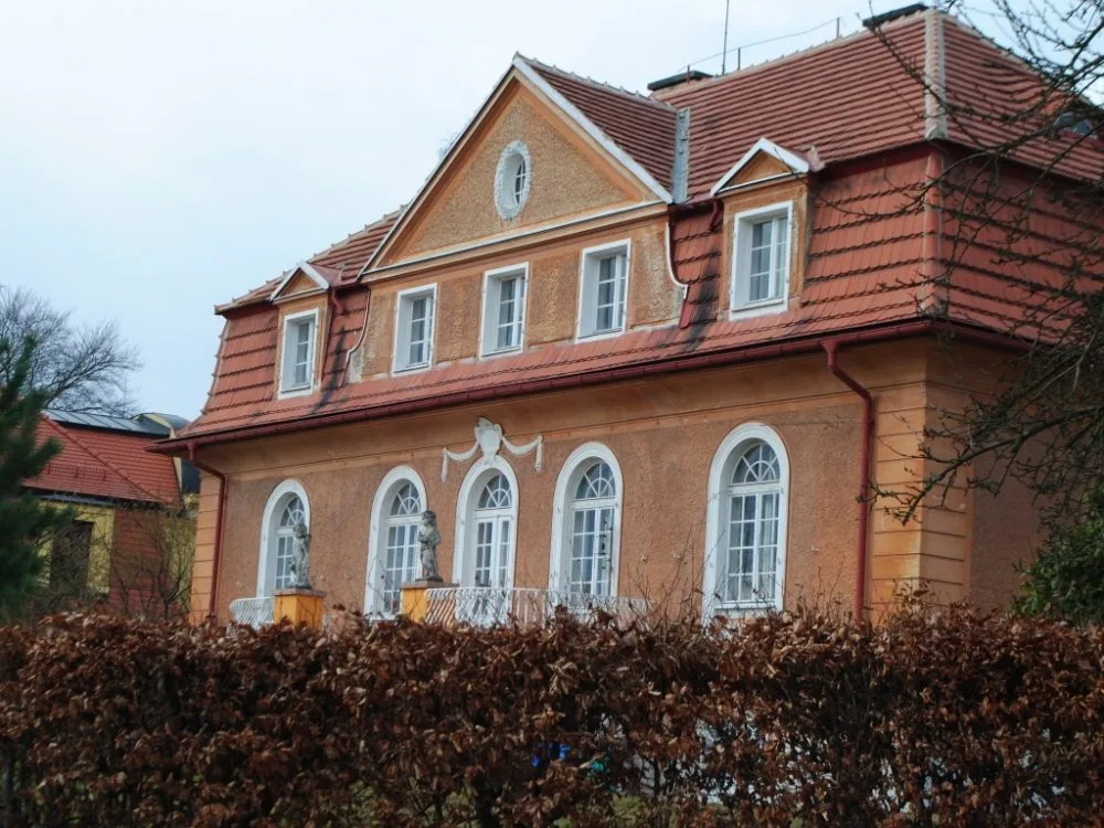 Bayerova vila je na prodej.