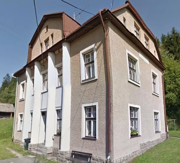 Dům, ze kterého mělo dítě vypadnout. Foto: Google