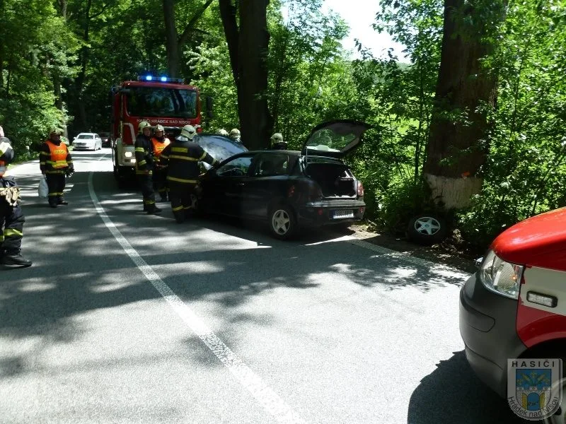 Další nehoda na Grabštejně se obešla bez těžkých zranění. Foto: Hasiči Hrádek nad Nisou