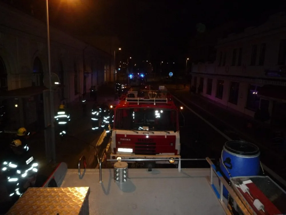 Nádražní restauraci v Turnově zapálil porouchaný chlaďák. Foto: HZSLK