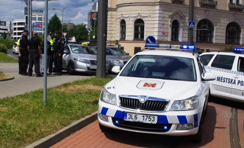 Strážníci zastavili opilého taxikáře Na Bídě. Foto: MP Liberec