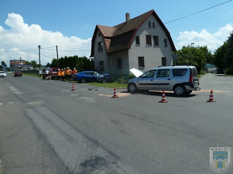 Nehoda se obešla bez zranění. Foto: Hasiči Hrádek nad Nisou