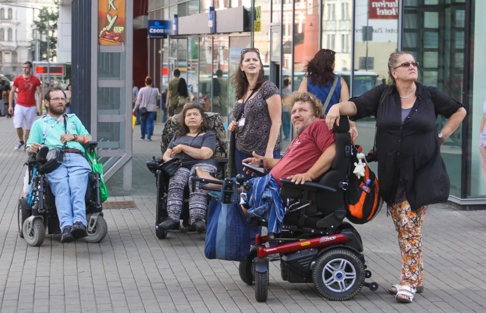 Prohlídka města pro vozíčkáře. Foto: Pavel Chmelík