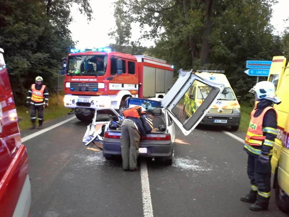 Nehoda v Mníšku. Foto: HZS LK