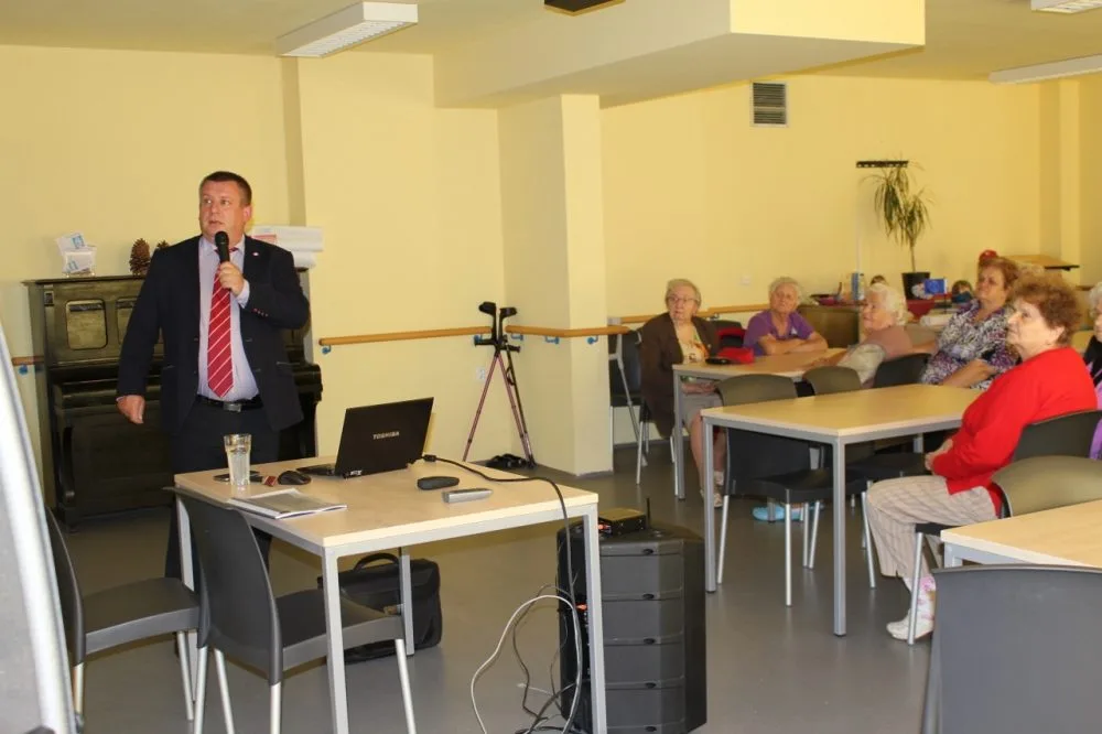 Klienti DPS si vyslechli rady lékaře