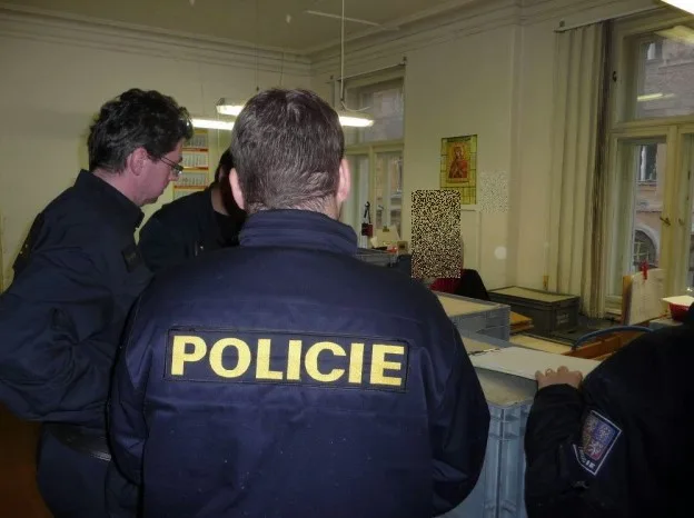 Kontrola nedopadla pro některé cizince dobře. Foto: Policie ČR