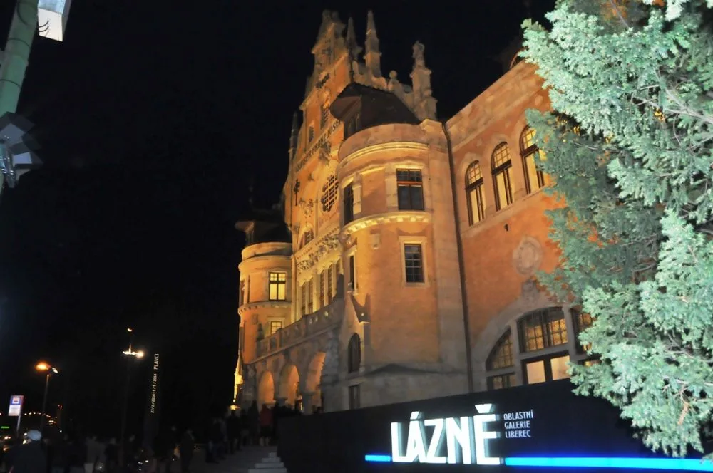 Noční Lázně