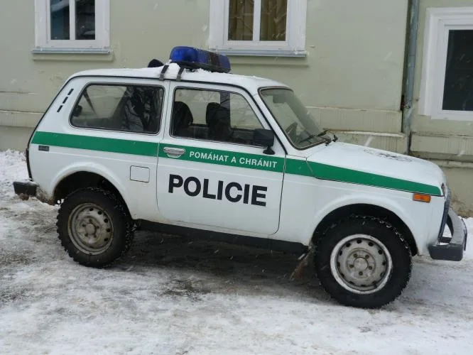 Nová škodovka nahradila ve vozovém parku dosluhující Ladu. Foto: Policie ČR