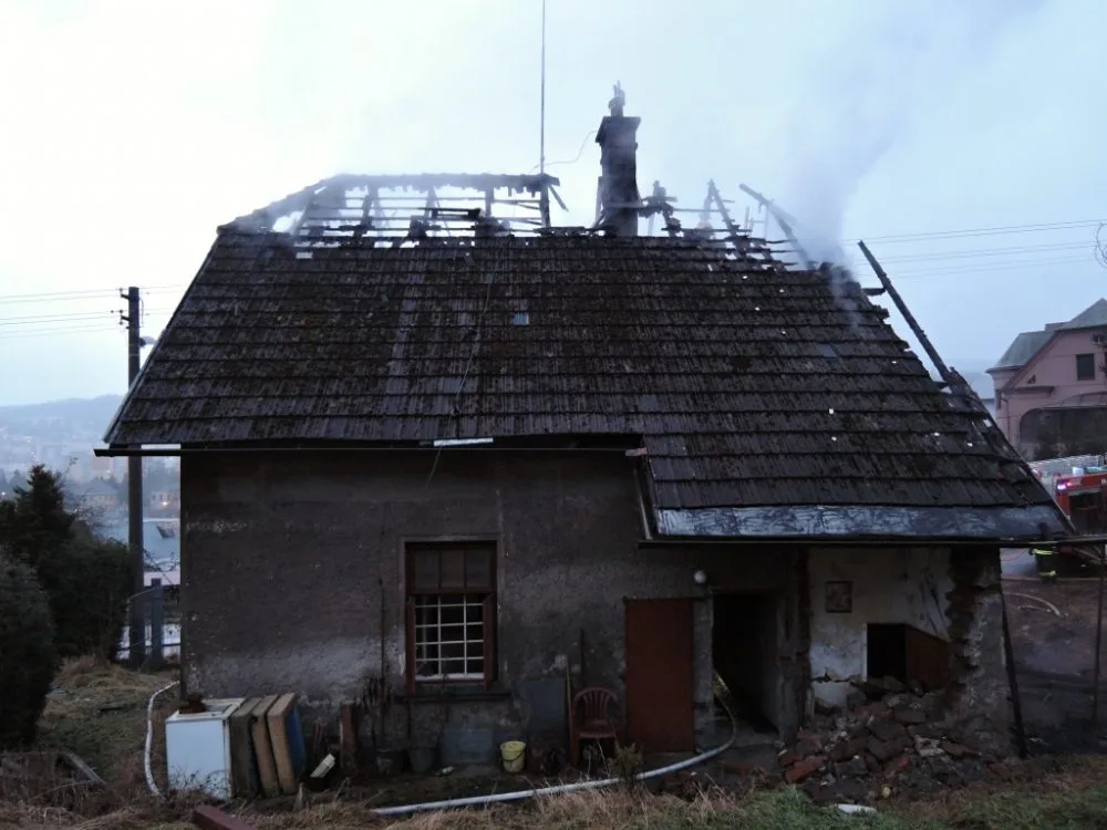 Policie prošetřuje další podezření na žhářský útok. Foto: HZSLK