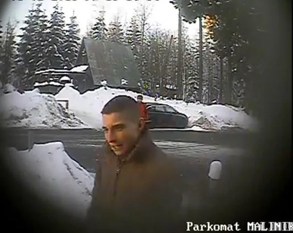 Poznáváte tyhle zloděje? Z Bedřichova si odvezli Ford Kuga. Foto: Policie ČR