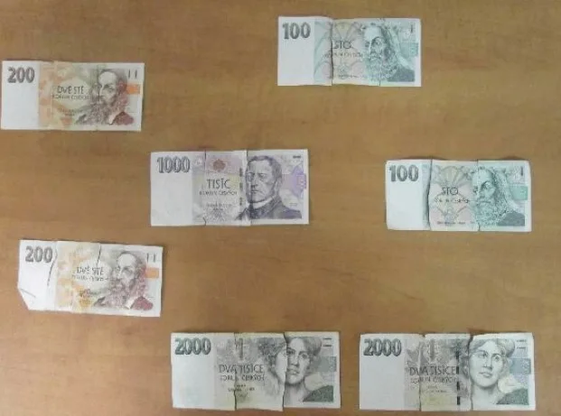 Roztrhané bankovky. Foto: Policie ČR