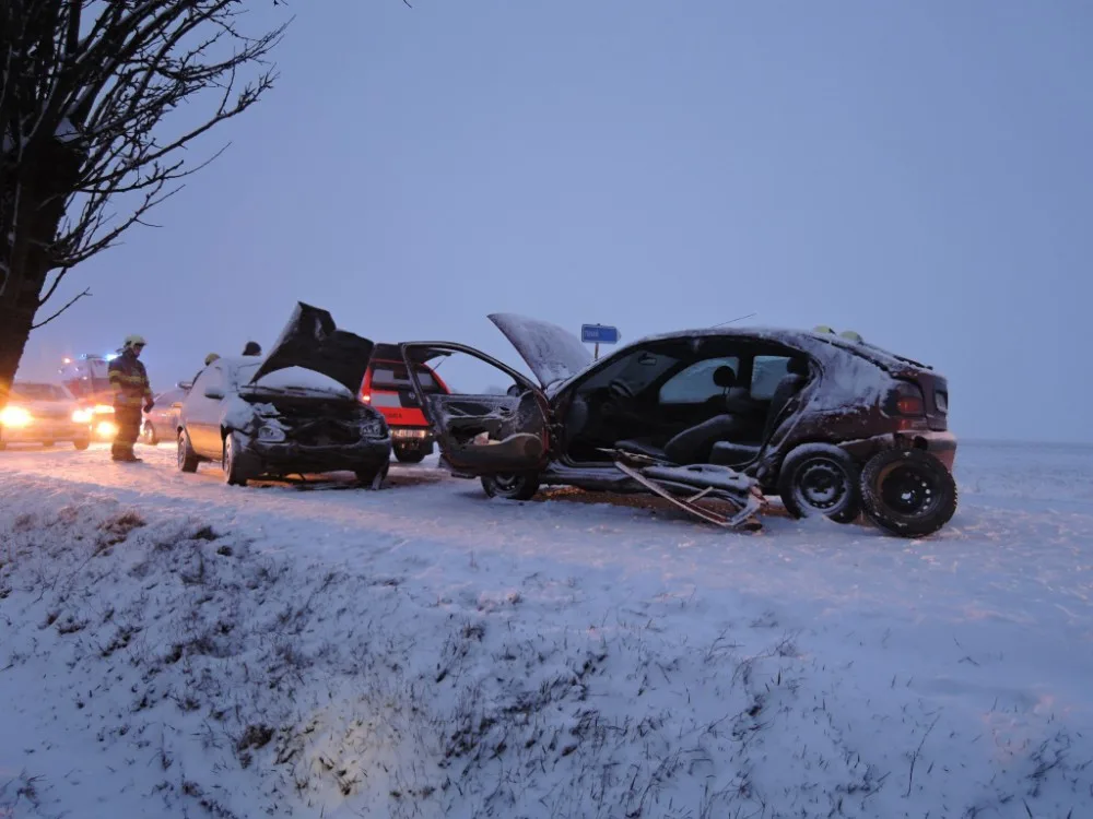 Jedna z dnešních nehod. Foto: HZSLK