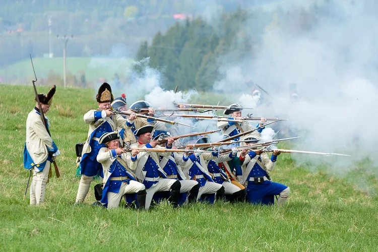 Na ostašovských polích zahřměla děla a diváci se přenesli do dob Sedmileté války. Foto: Jan Vrabec