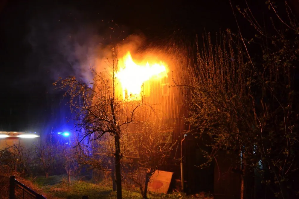 Požár v Andělčině ulici. Foto: HZSLK
