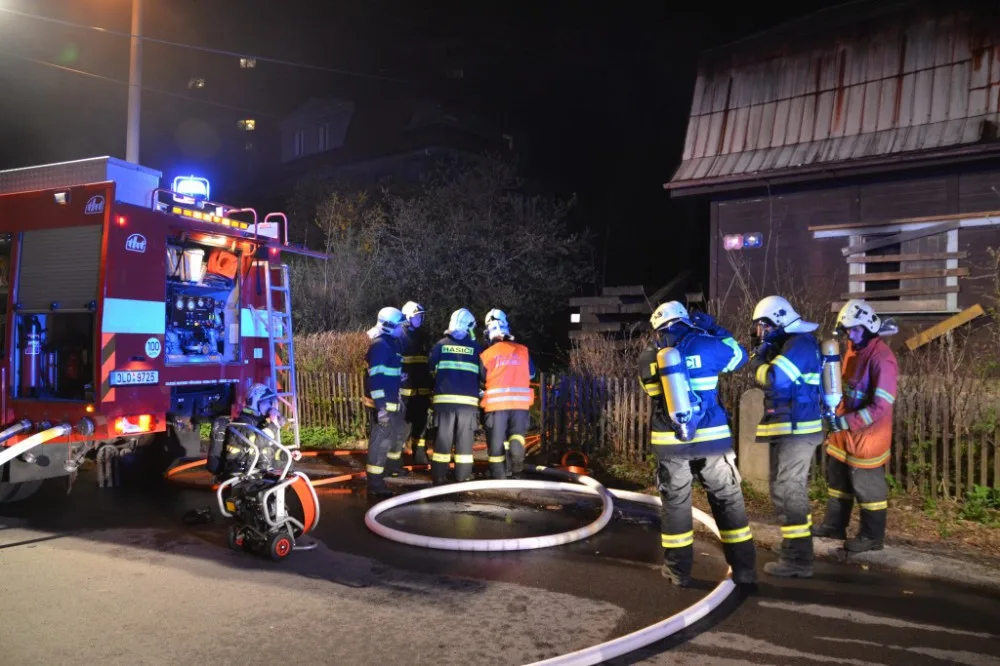 Požár v Andělčině ulici. Foto: HZSLK