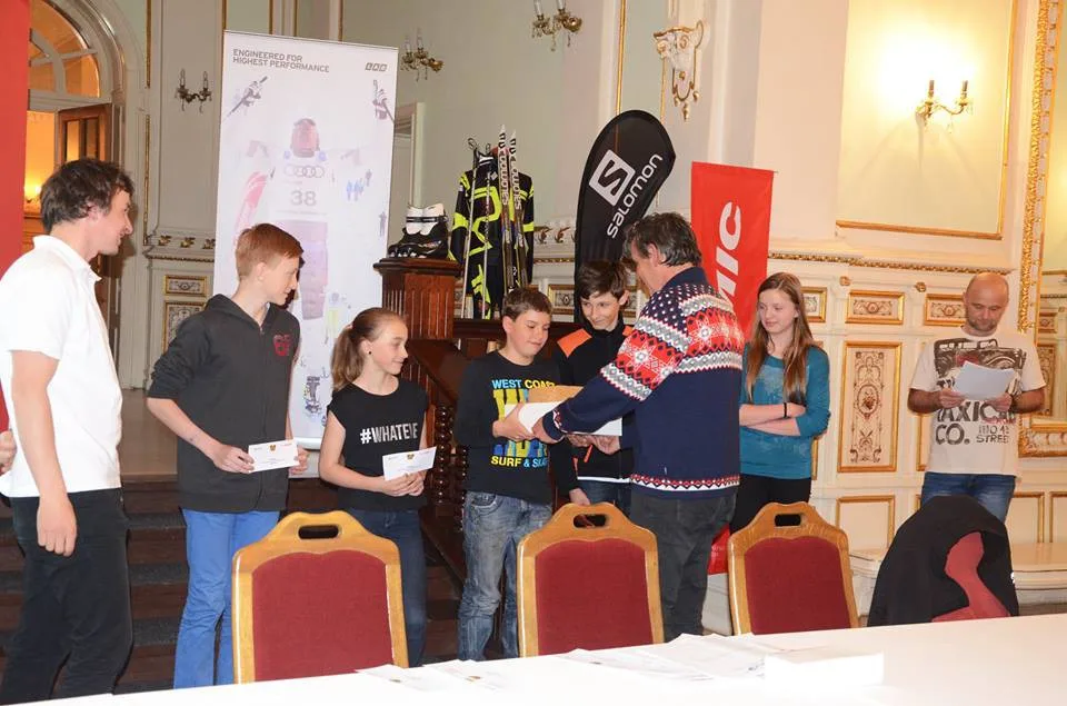 Předávání ocenění nejlepším lyžařům. Foto: TJ Dukla