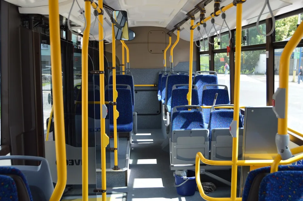 Ulice Jablonce brázdí od června nové autobusy. Foto: BusLine
