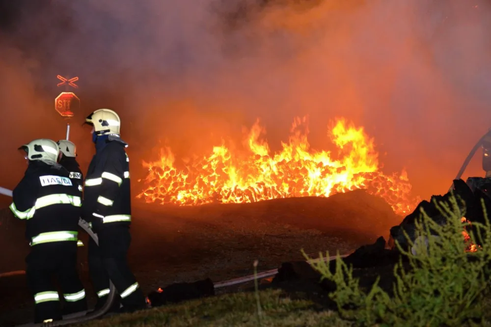 Noční požár chalupy na Semilsku napáchal škody za milion