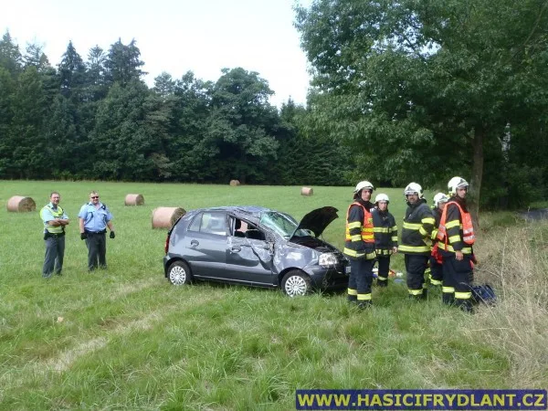 U dopravní nehody za Frýdlantem zasahoval vrtulník