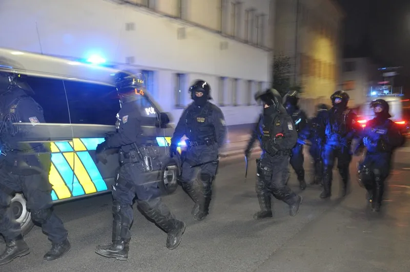 Libercem prošel pochod fanoušků Groningenu, policie musela zasahovat