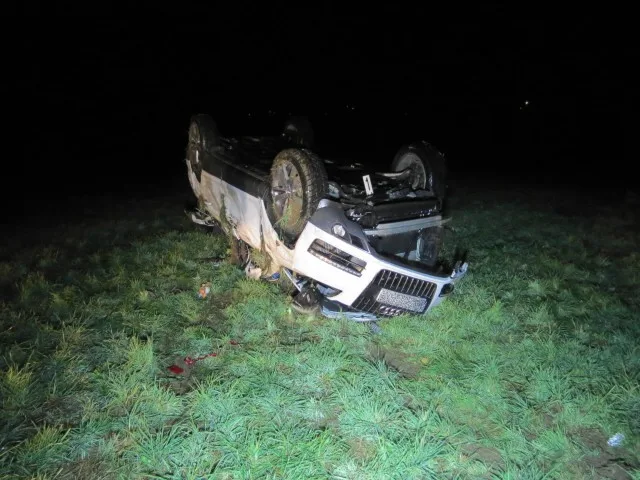 Dvacetiletý mladík zdemoloval na Frýdlantsku Audi Q7, škoda je půl druhého milionu