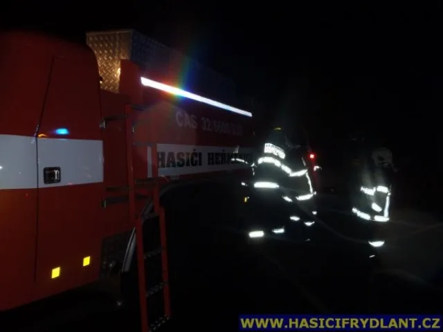 Hasiči z Frýdlantska mají za sebou bezesnou noc