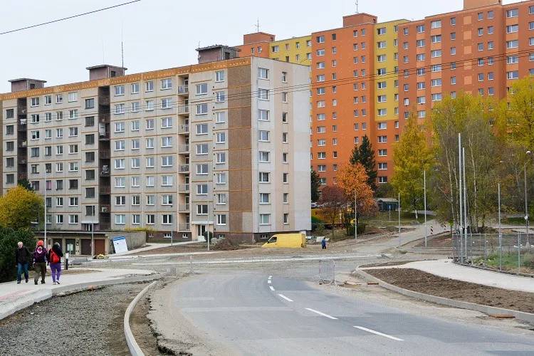 V Dobiášově ulici se začíná rýsovat nový kruhový objezd