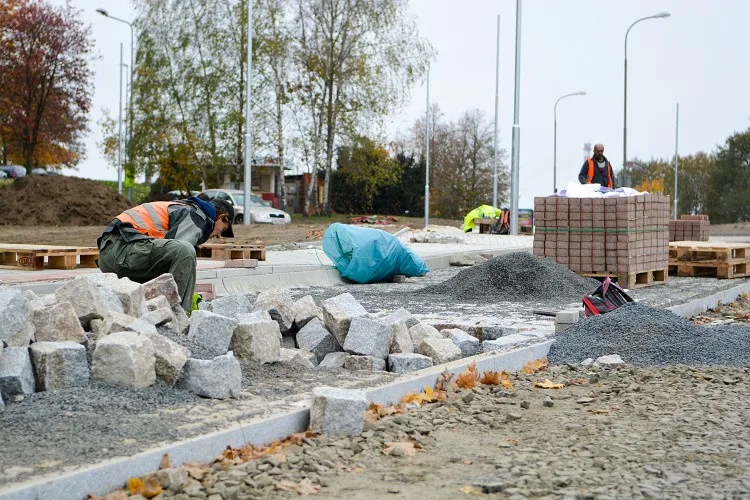 V Dobiášově ulici se začíná rýsovat nový kruhový objezd