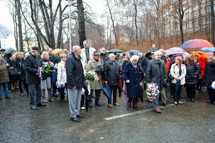 Na vzpomínkovém shromáždění v Liberci se sešly stovky lidí