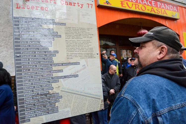 Signatáři Charty 77 mají od dnešního dne v Liberci svou zastávku