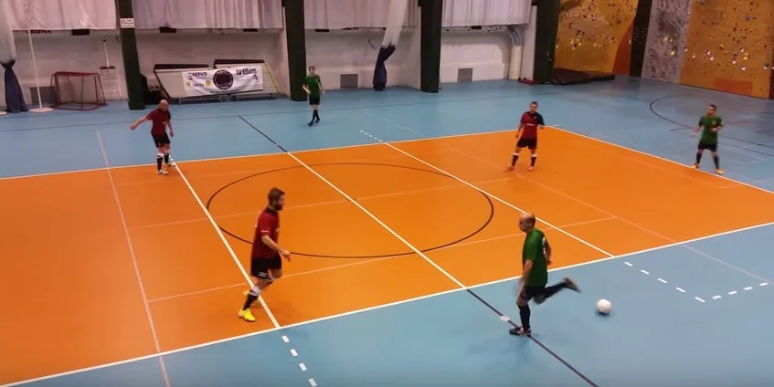 Kde máš balon? Video z harcovské tělocvičny obletělo svět