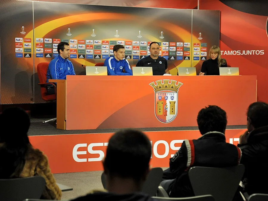Tisková konference v Braze