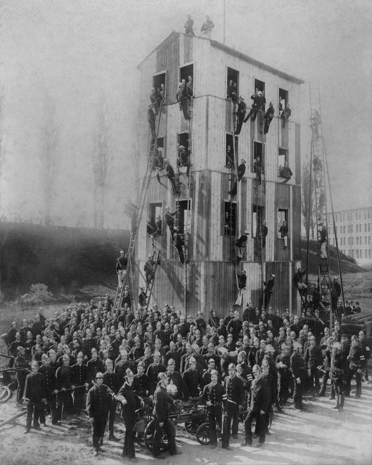 Profesionální hasiči oslavili jubileum. Liberec chrání už 70 let