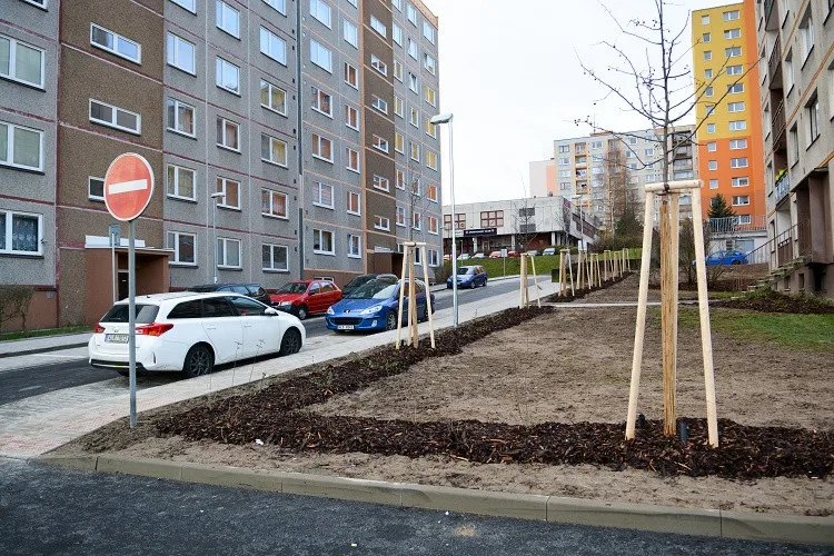 V Rochlici se v pondělí otevřel nový kruhový objezd