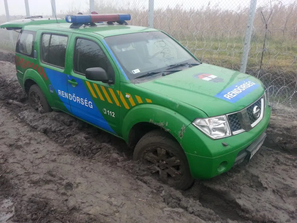 Policejní vůz na hranici