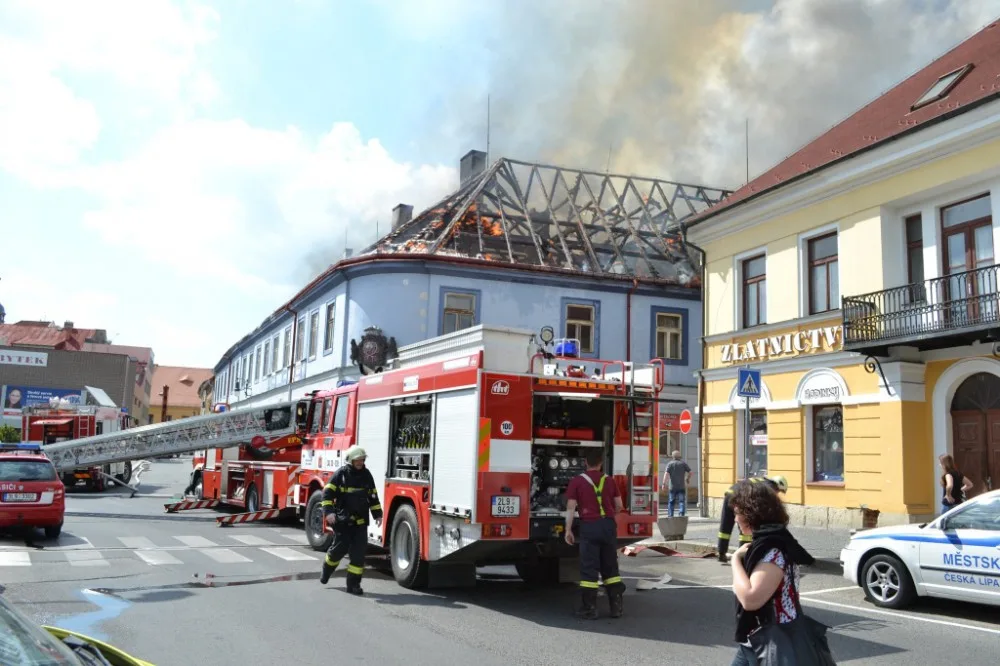 Česká Lípa usiluje o záchranu Kounicova domu, který loni vyhořel