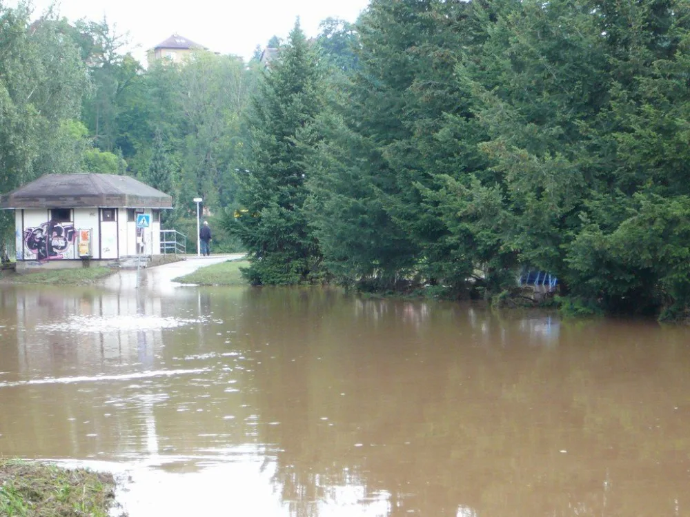 Vylitá Jizera