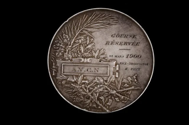 Muzeum v Liberci získalo vzácnou motoristickou trofej z roku 1900