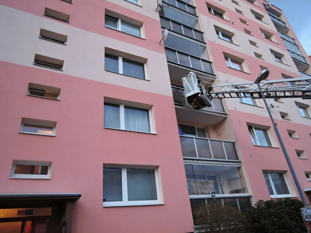 Rušnou službu zažili ze čtvrtka na pátek hasiči