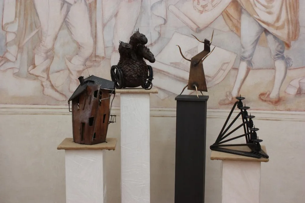 Práce studentu turnovské uměleckoprůmyslové školy zdobí zámek i galerie měst