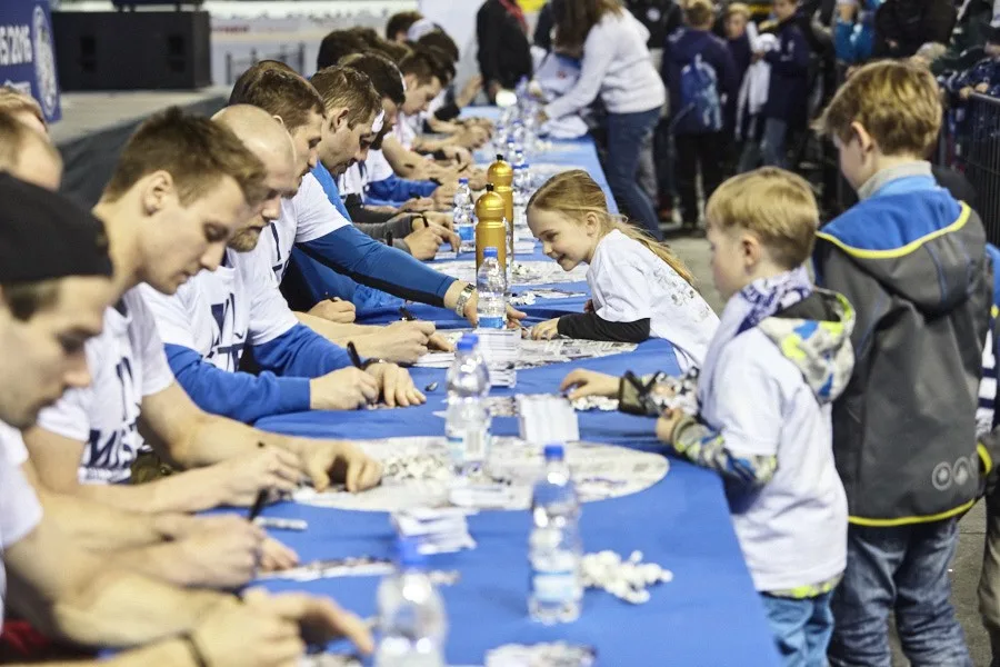 Tygří autogramiádu vzaly útokem tisíce fanoušků