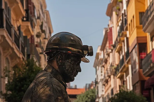 Komentář: Peníze pro propuštěné horníky z našich daní. Geniální řešení, nebo zásadní chyba?